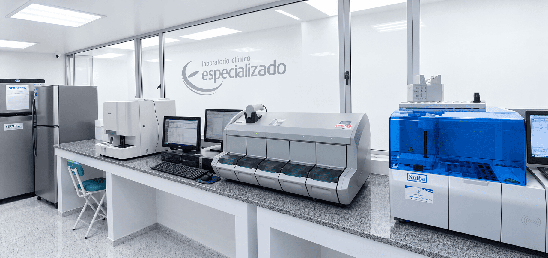 Laboratorio clínico moderno y especializado (1)